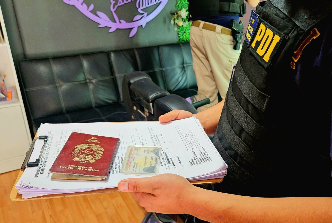 /pdi-atacama-denuncio-a-nueve-extranjeros-tras-fiscalizacion-en-el-centro-de