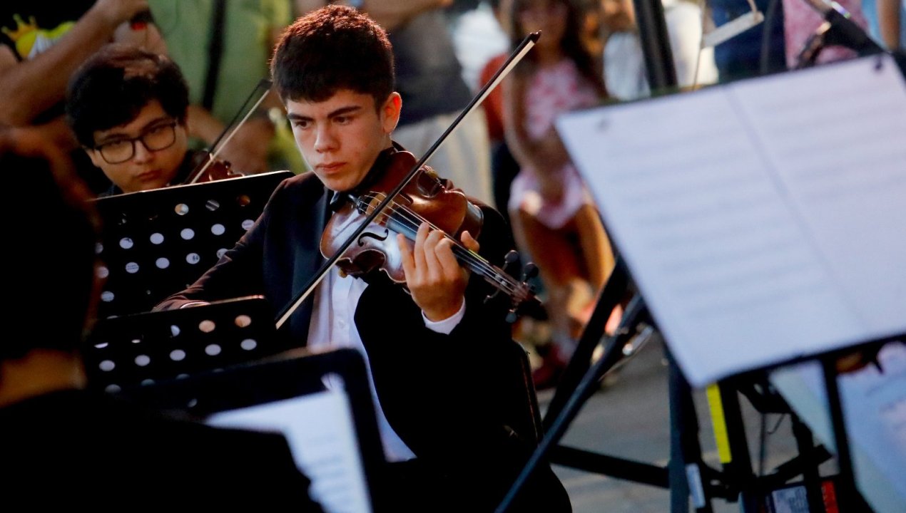 /orquesta-clasica-de-curico-cerro-gira-con-exito