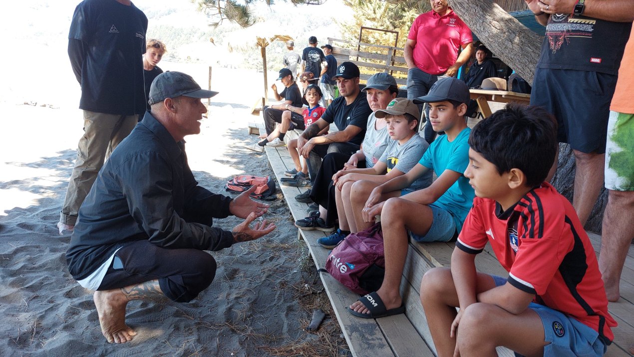 /puertecillo-recibe-a-coach-de-la-elite-mundial-del-surf