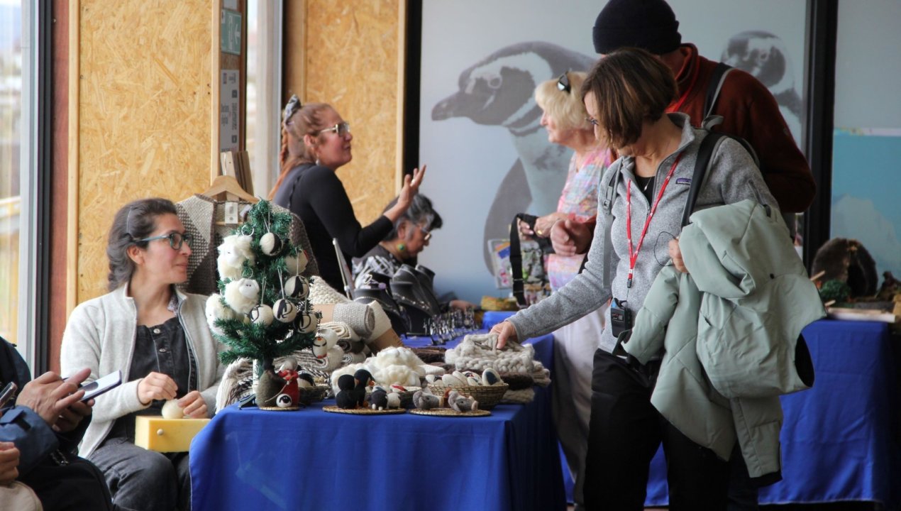 /de-magallanes-al-mundo-obras-de-18-creadores-locales-cruzan-las-fronteras