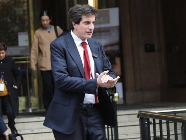 Diputado Schalper busca eliminar feriado legal