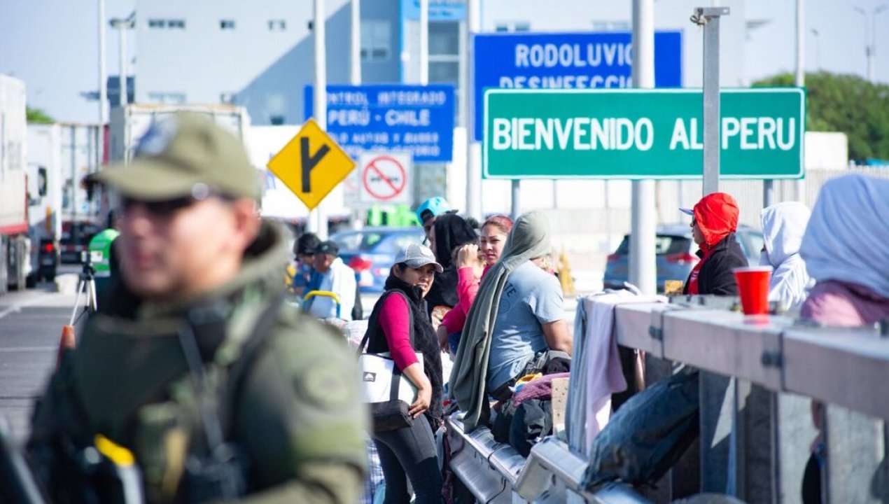 /actualidad/casi-50-personas-cruzan-a-la-fuerza-hacia-peru-por-la-frontera-con-chile