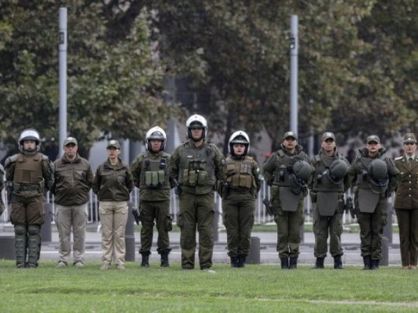 Presidente Kast anuncia paquete de medidas para Carabineros en su aniversario 99